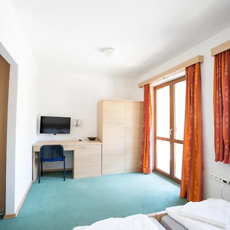 Penzión pre hostí Pod Oblazom 3*